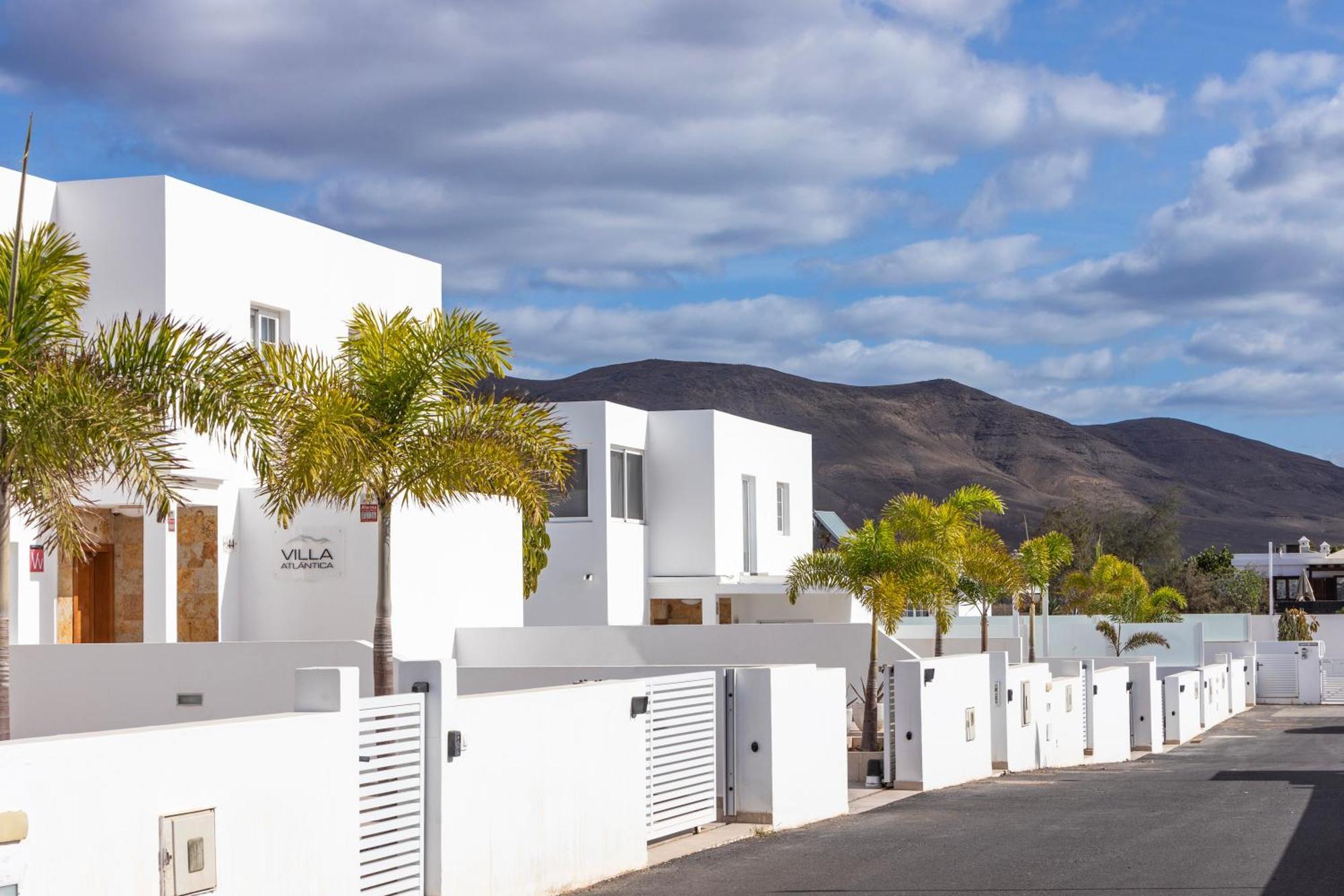 Villa Atlantica - Heated Pool In Playa Blanca Kültér fotó
